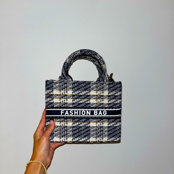 VINTAGE PURSE - Picture 3 of 4